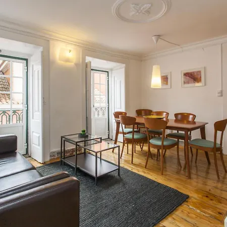 C2 Bairro Alto 18th Century Beautiful Apartment *