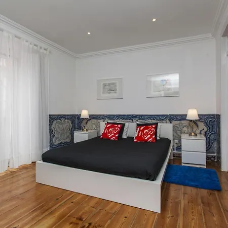 C2 Bairro Alto 18th Century Beautiful Lizbona