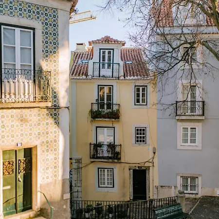 C2 Bairro Alto 18th Century Beautiful Appartement *